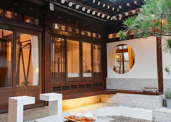 Cheongbaek House
