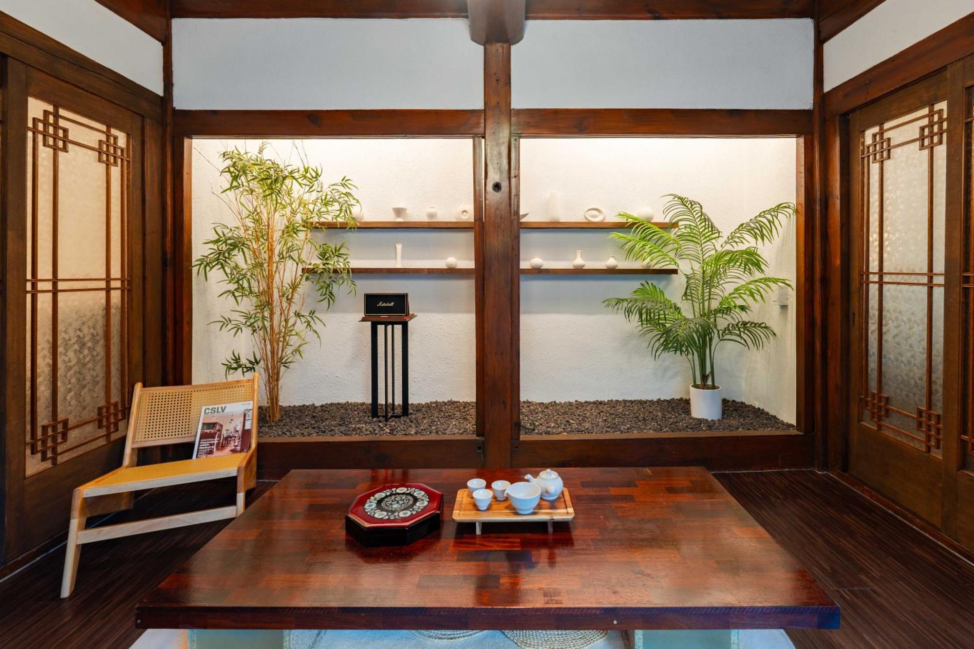 Cheongbaek House Apartment *