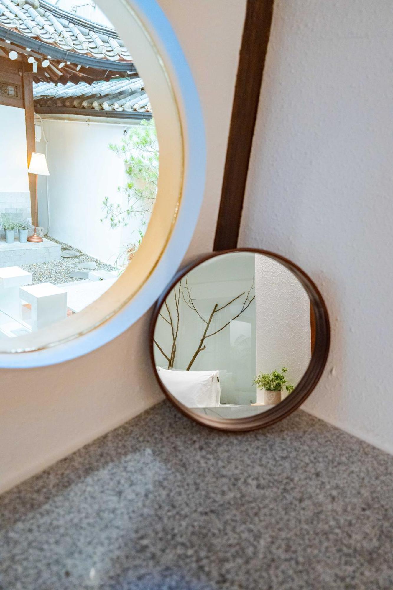 Cheongbaek House Apartment *