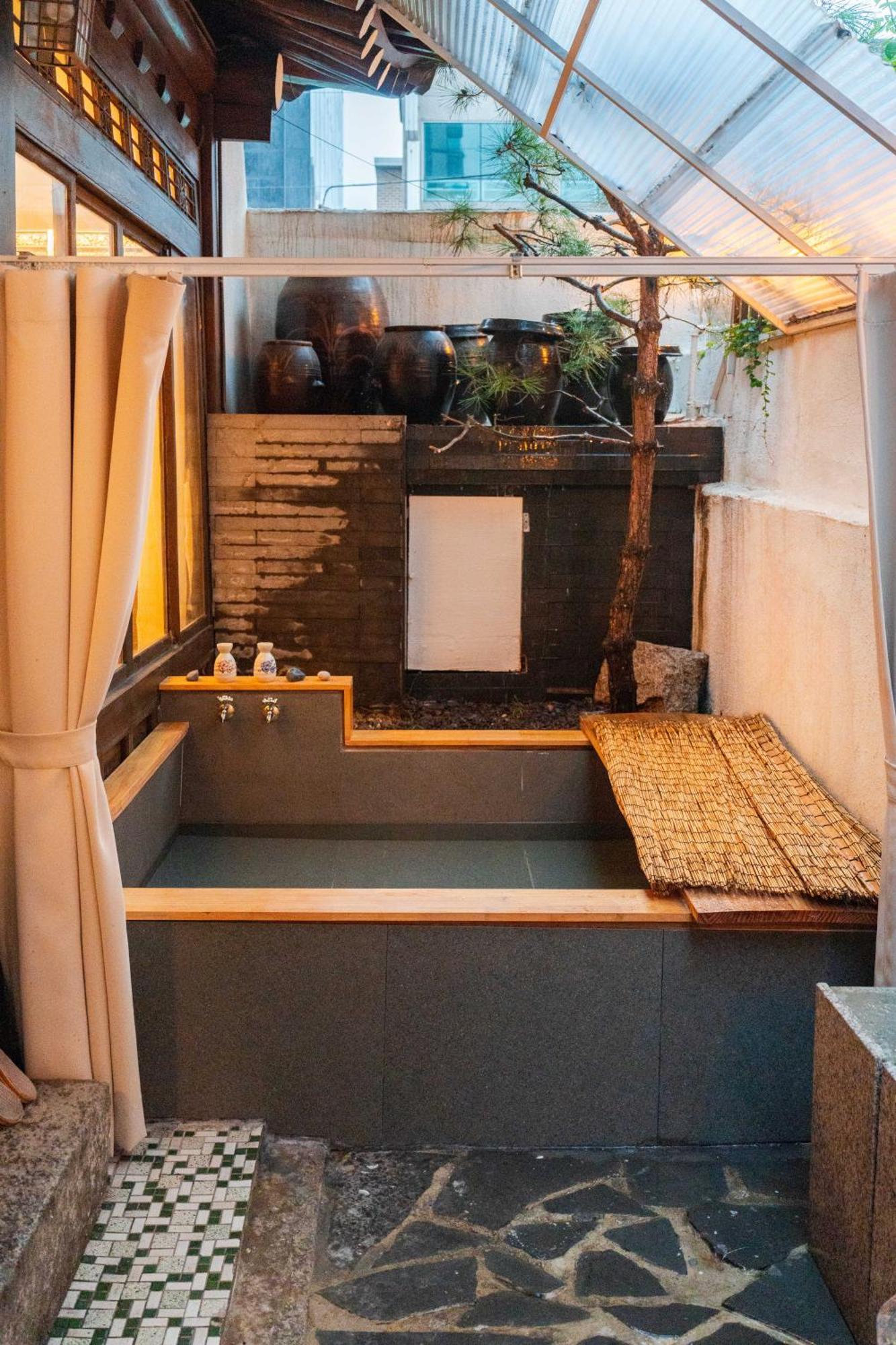Cheongbaek House Apartment Seoul