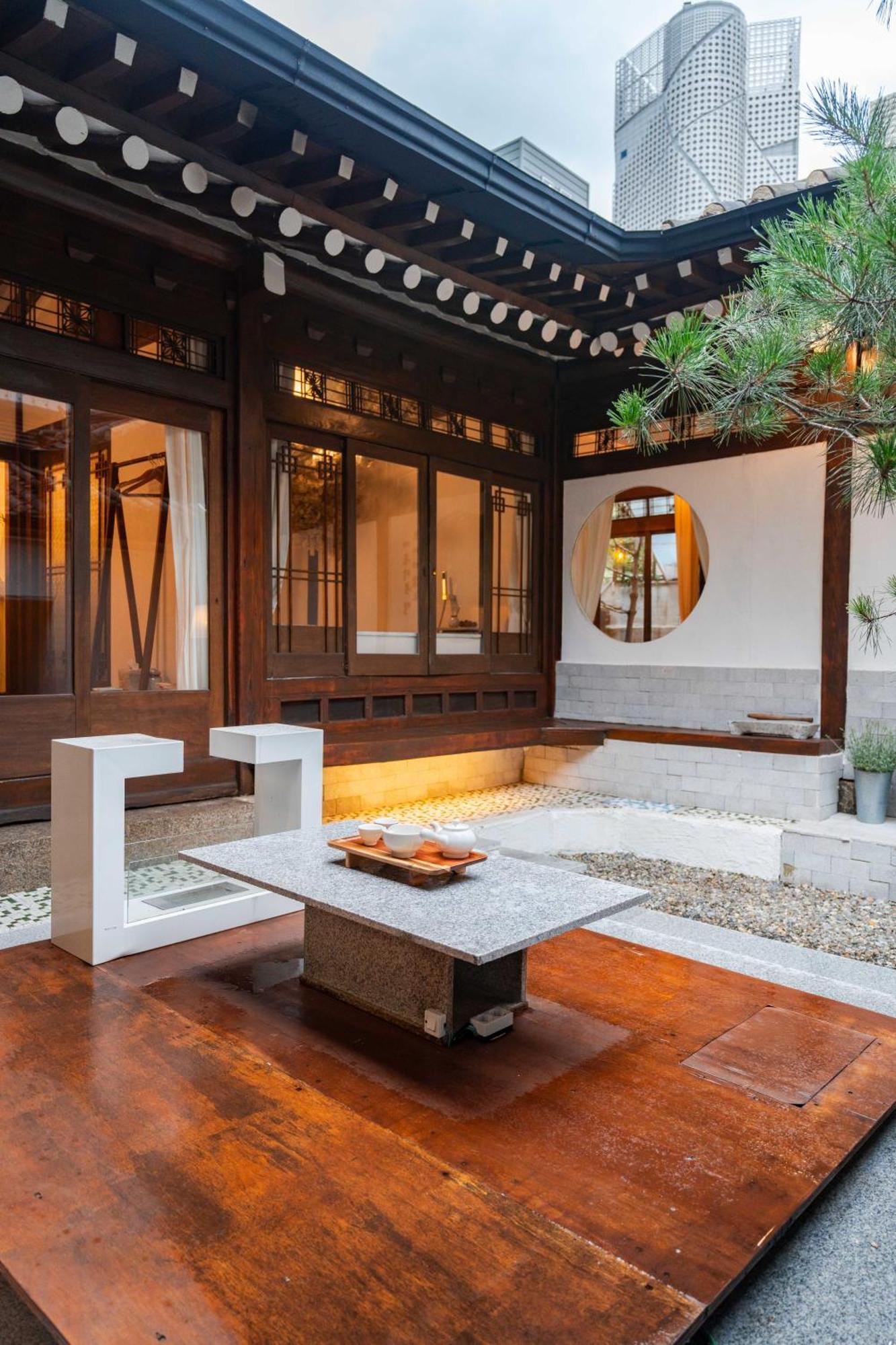 Cheongbaek House