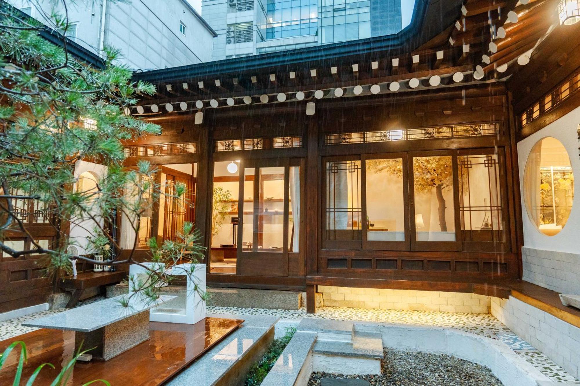 Cheongbaek House Apartment *