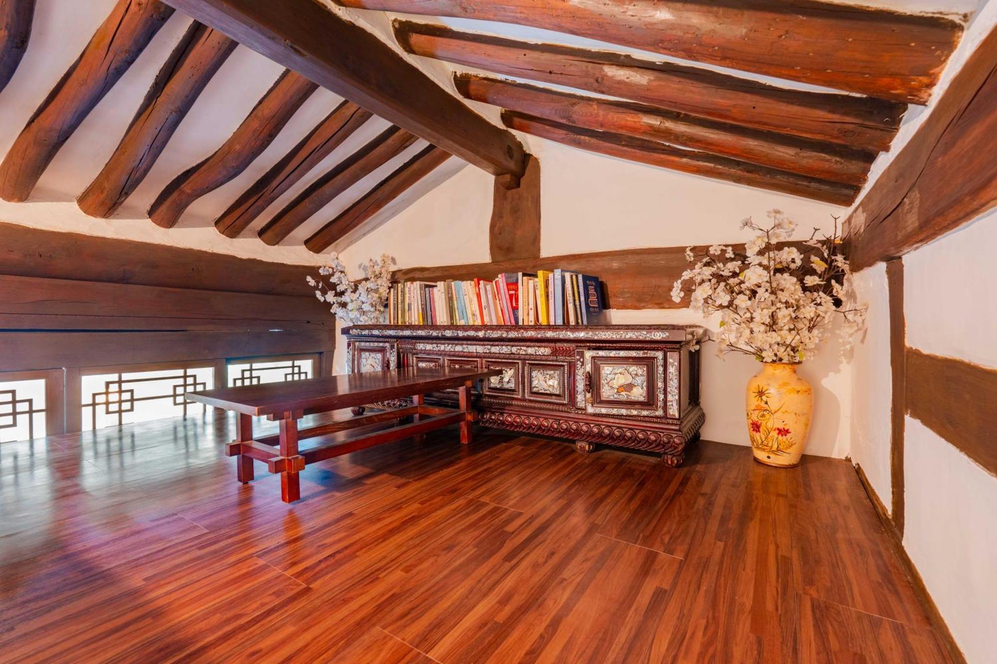 Cheongbaek House Apartment