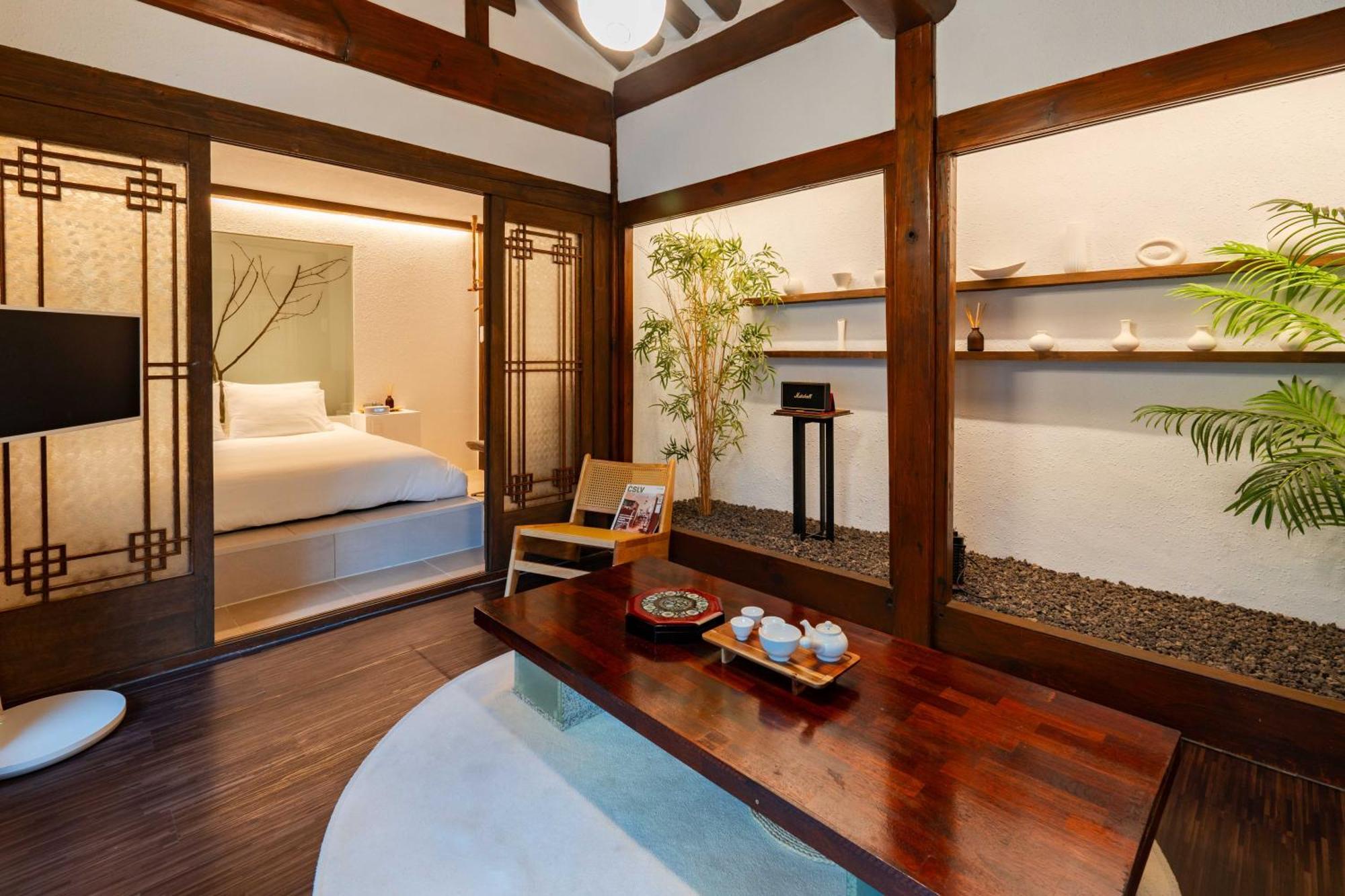 Cheongbaek House Apartment