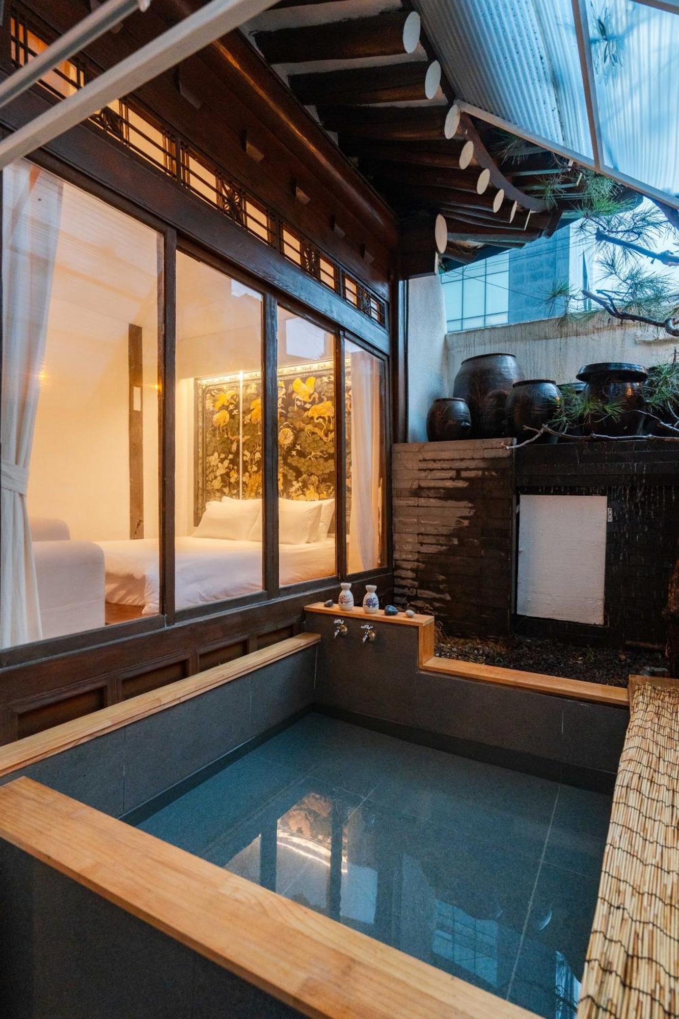 Apartment Cheongbaek House Seoul