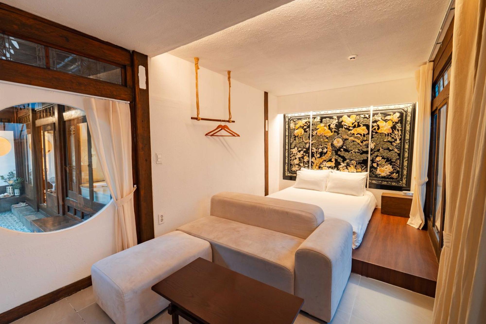 Cheongbaek House Apartment *